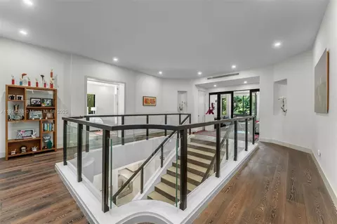 Entry Way - 320 Atlantic Rd, Key Biscayne, FL 33149 photo 4 of 4