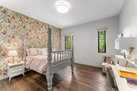 Bedroom - 320 Atlantic Rd, Key Biscayne, FL 33149 photo 4 of 6