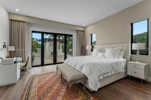 Bedroom - 320 Atlantic Rd, Key Biscayne, FL 33149 photo 2 of 6