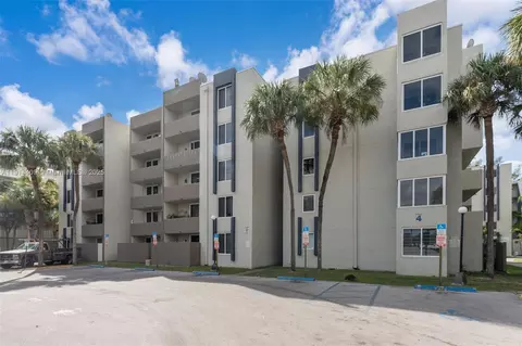 10000 NW 80th Ct #2226, Hialeah Gardens, FL 33016