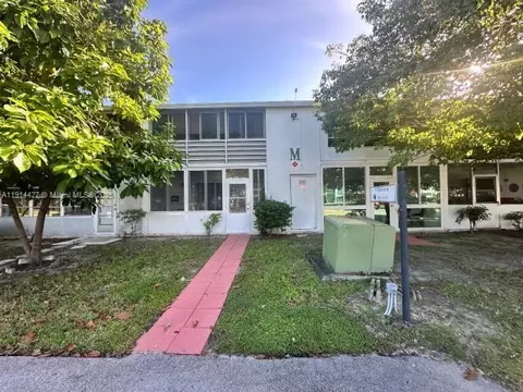 302 Farnham M #302, Deerfield Beach, FL 33442