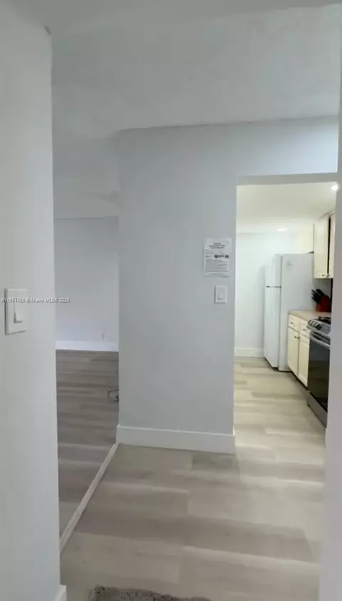 17901 NW 68 Ave #T-205, Hialeah, FL 33015