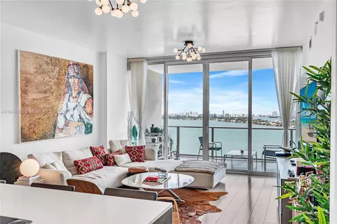 2020 N Bayshore Dr #1906, Miami, FL 33137