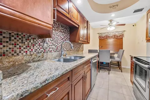 3141 NW 47th Ter #118, Lauderdale Lakes, FL 33319