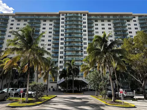 19390 Collins Ave #704, Sunny Isles Beach, FL 33160