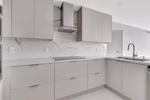 20379 W Country Club Dr #1233, Aventura, FL 33180