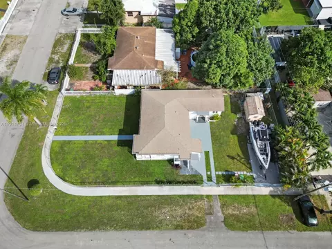 View/Area - 104 E 58th St, Hialeah, FL 33013 photo 4 of 6