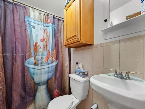 Bath - 104 E 58th St, Hialeah, FL 33013 photo 3 of 3
