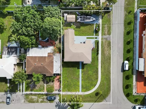View/Area - 104 E 58th St, Hialeah, FL 33013 photo 3 of 6