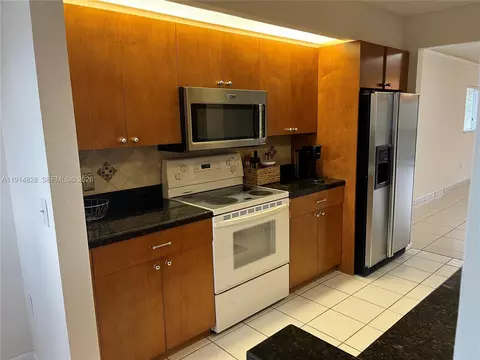1301 SW 142nd Ave #301H, Pembroke Pines, FL 33027
