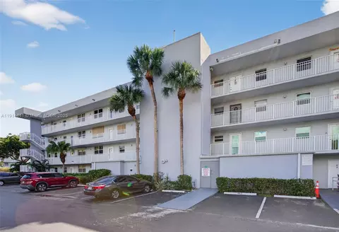 115 Royal Park Dr #2C, Oakland Park, FL 33309