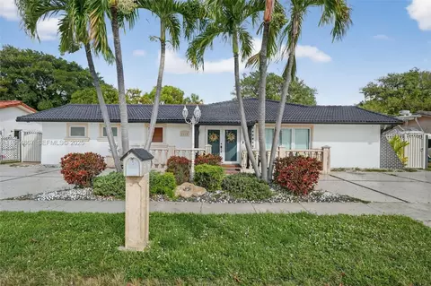 9835 SW 26th Ter, Miami, FL 33165