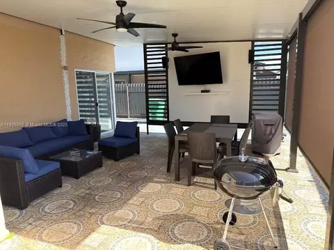 733 SW 99th Ct Cir, Miami, FL 33174
