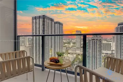 159 NE 6th St #3004, Miami, FL 33132