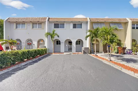6822 W 2nd Ln, Hialeah, FL 33014