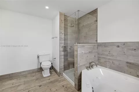 Bath - 6822 W 2nd Ln, Hialeah, FL 33014 photo 4 of 5