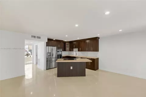 Kitchen - 6822 W 2nd Ln, Hialeah, FL 33014 photo 4 of 4