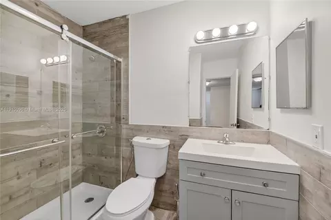 Bath - 6822 W 2nd Ln, Hialeah, FL 33014 photo 2 of 5