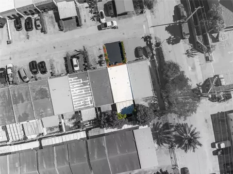 View/Area - 6822 W 2nd Ln, Hialeah, FL 33014 photo 3 of 6