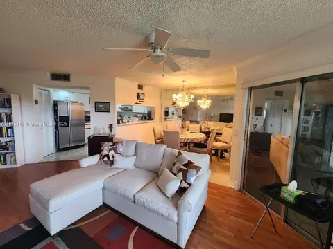 300 SW 130th Ter #412B, Pembroke Pines, FL 33027