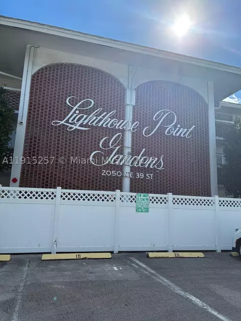 2050 NE 39th St #311 NORTH, Lighthouse Point, FL 33064