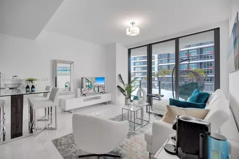 1300 S Miami Ave #1407, Miami, FL 33130