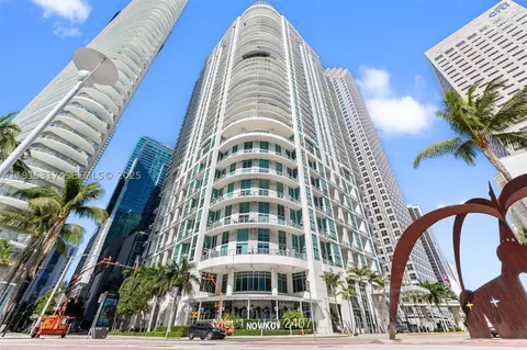 300 S Biscayne Blvd #T-2407, Miami, FL 33131