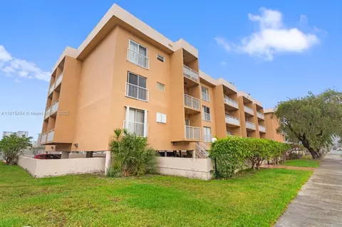 17051 NE 35th Ave #104, North Miami Beach, FL 33160