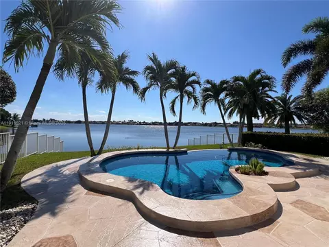 19372 NW 24th Pl, Pembroke Pines, FL 33029