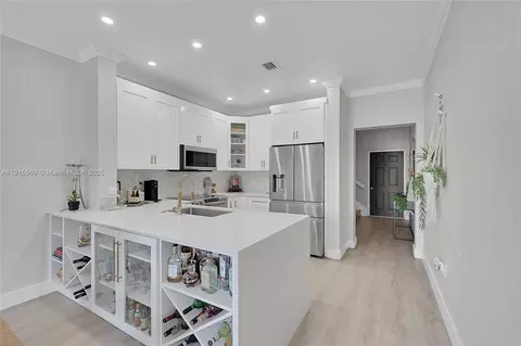 7060 NW 177th St #204-12, Hialeah, FL 33015