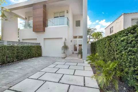 Exterior - 2410 SW 16th Ave, Miami, FL 33145 photo 2 of 2