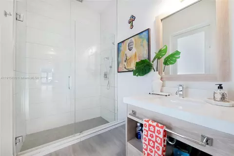 Bath - 2410 SW 16th Ave, Miami, FL 33145 photo 2 of 4