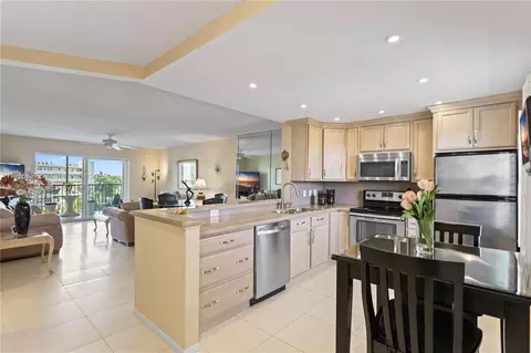 190 SE 5th Ave #503, Dania Beach, FL 33004