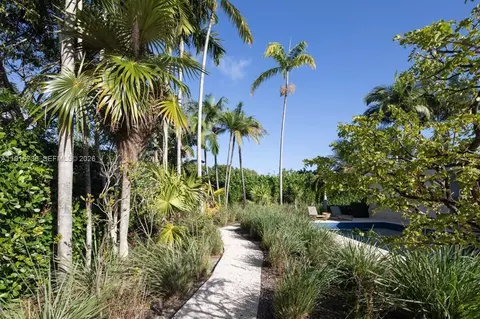 Exterior - 12050 Moss Ranch Rd, Pinecrest, FL 33156 photo 10 of 13