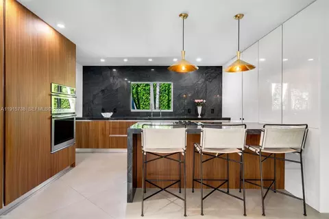 Kitchen - 12050 Moss Ranch Rd, Pinecrest, FL 33156 photo 1 of 2