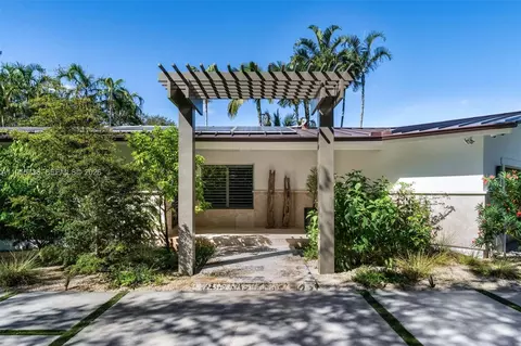Exterior - 12050 Moss Ranch Rd, Pinecrest, FL 33156 photo 2 of 13