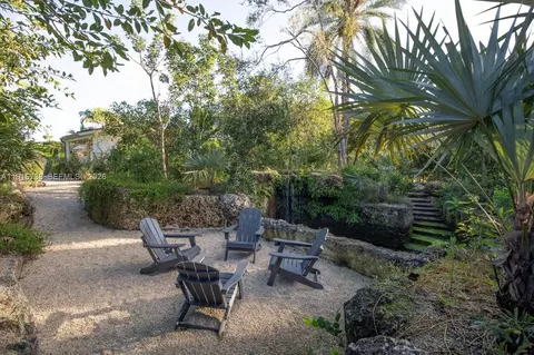 Exterior - 12050 Moss Ranch Rd, Pinecrest, FL 33156 photo 9 of 13