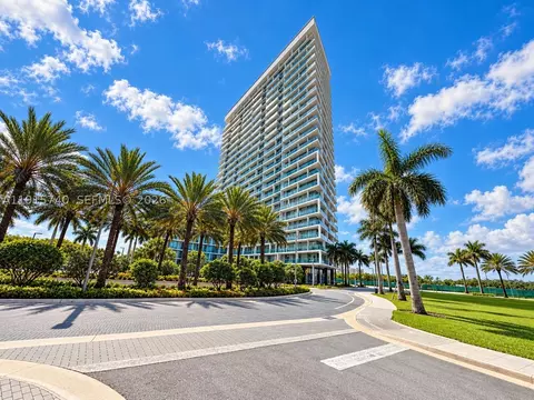 2000 Metropica Way #2104, Sunrise, FL 33323