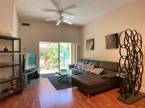 6001 SW 70th St #115, South Miami, FL 33143