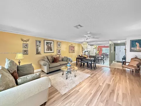 317 W Laurel Dr #1408, Margate, FL 33063