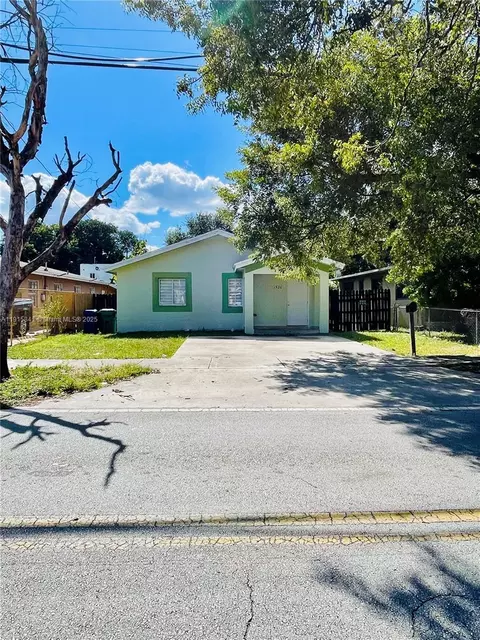 1926 NW 60th St, Miami, FL 33142