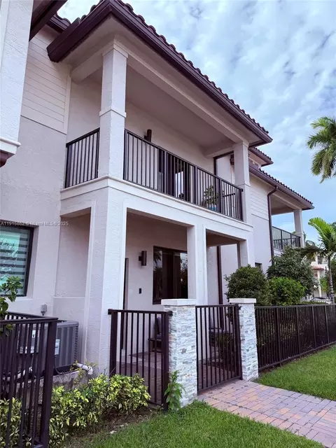 4624 NW 83rd Ave, Doral, FL 33166