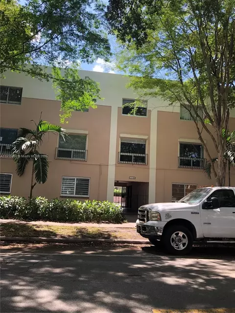 1110 Salzedo St #2G, Coral Gables, FL 33134