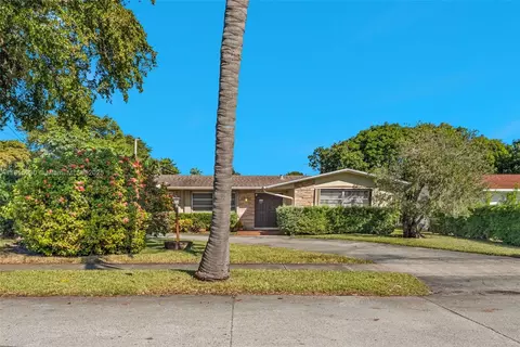 1325 NE 171st St, Miami, FL 33162