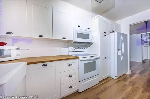 161 NE 10th Ave #15A, Hallandale Beach, FL 33009