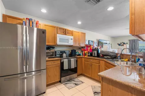8988 Chambers St #8988, Tamarac, FL 33321