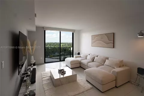 5300 Paseo Blvd #812, Doral, FL 33166