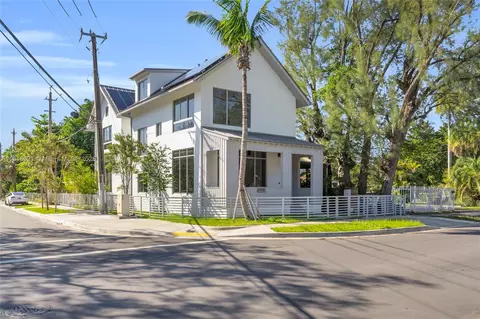 3204 Plaza St, Miami, FL 33133