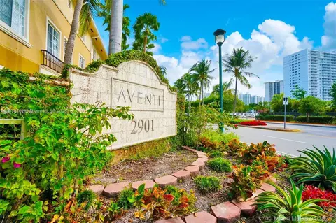 2811 NE 185th St, Aventura, FL 33180