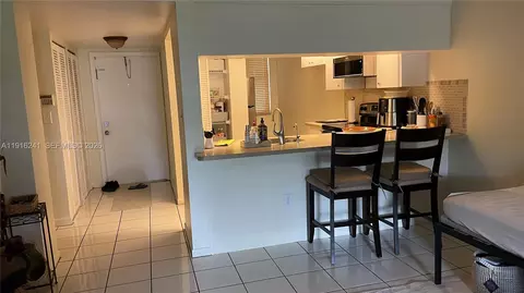 6800 Cypress Rd #103, Plantation, FL 33317
